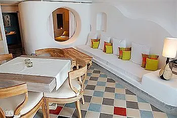 Ikastikies Fira (Santorini)